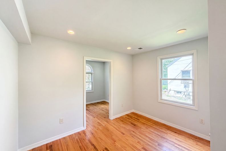 Photo 12 of 26 of 506 Lyons Rd, Basking Ridge, NJ