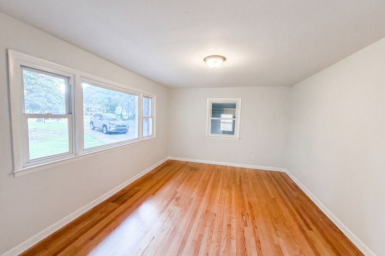 Photo 4 of 16 of 407 Lamesa Dr, Raleigh, NC