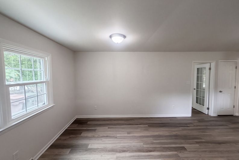 Photo 24 of 26 of 1502 W Meadowview Rd, Greensboro, NC