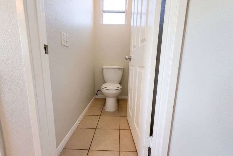 Photo 35 of 43 of 563 Tell Ln, Hemet, CA