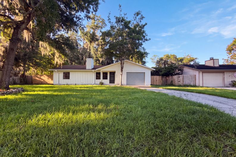 Photo 16 of 22 of 4621 NW 29th Ave, Gainesville, FL