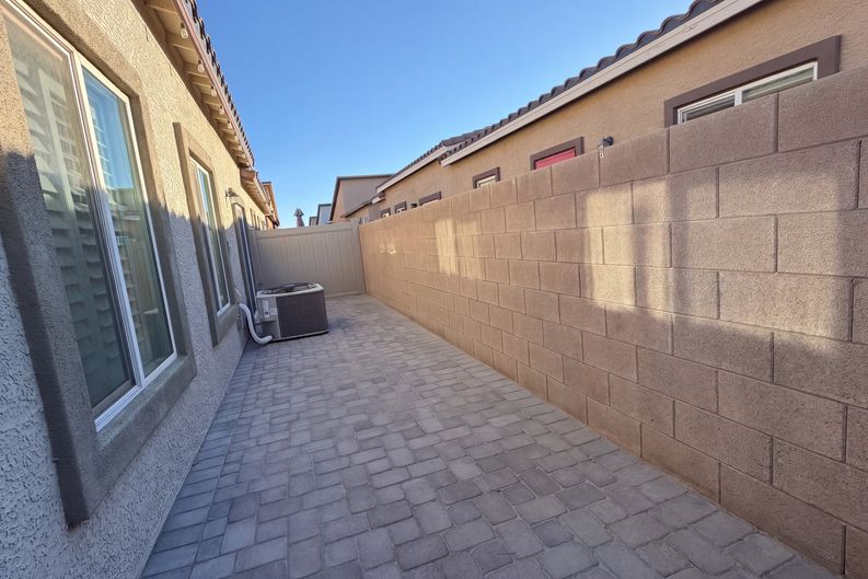 Photo 18 of 73 of 7557 Brody Meadows St, North Las Vegas, NV