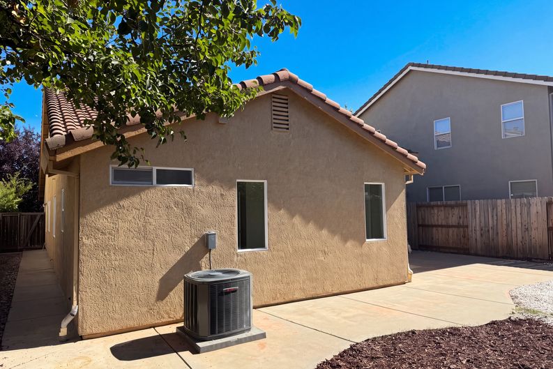 Photo 41 of 45 of 1570 Arcola Ave, Sacramento, CA