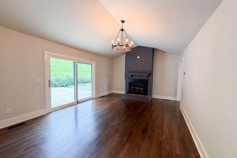 Photo 8 of 36 of 6112 Pinehurst Dr, Nashville, TN