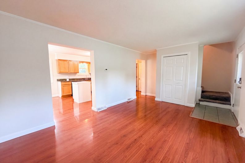 Photo 6 of 23 of 868 Wescott Sq, Eagan, MN