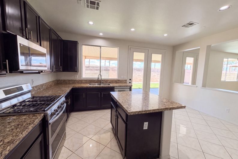 Photo 7 of 27 of 7878 Mohican Canyon St, Las Vegas, NV