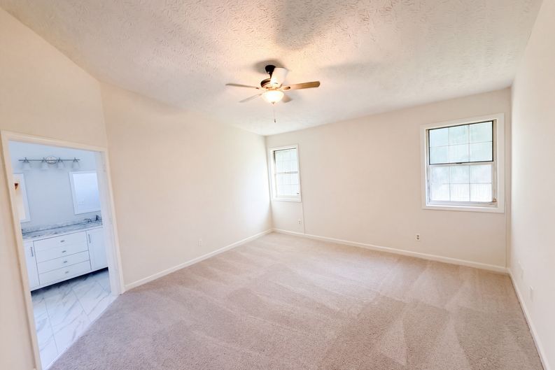 Photo 3 of 30 of 2119 Crystal Lake Dr, Lawrenceville, GA