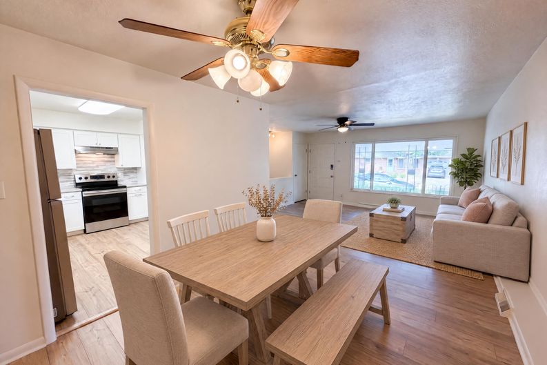 Photo 8 of 29 of 3352 W Aksarben Ave, Littleton, CO