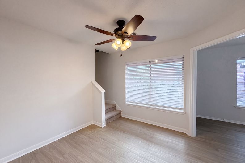Photo 15 of 21 of 11823 Meadowchase Dr, Houston, TX