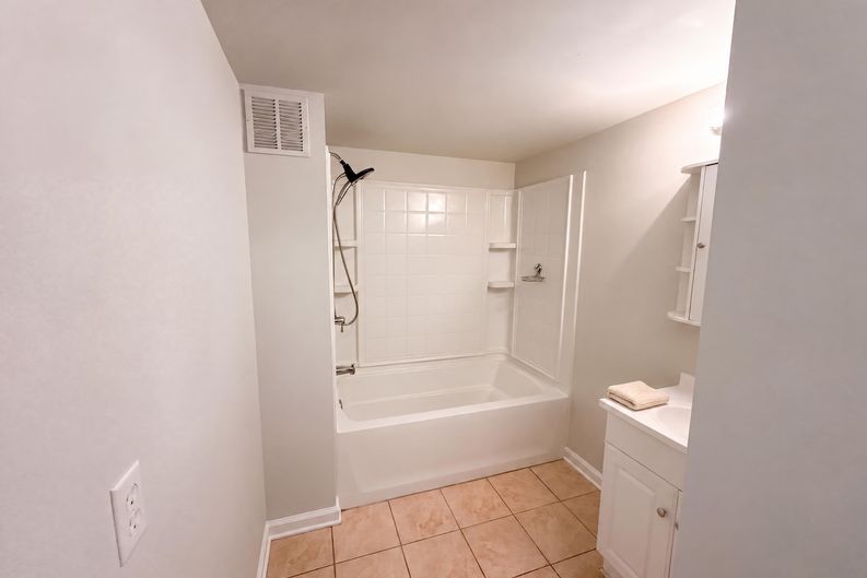 Photo 9 of 17 of 7816 Foxwood Dr, Raleigh, NC