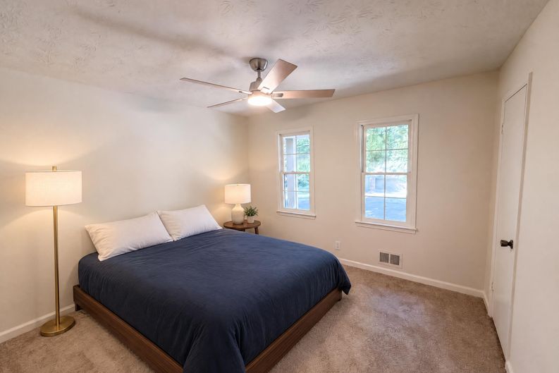 Photo 12 of 35 of 1825 Marsh Creek Dr, Lawrenceville, GA