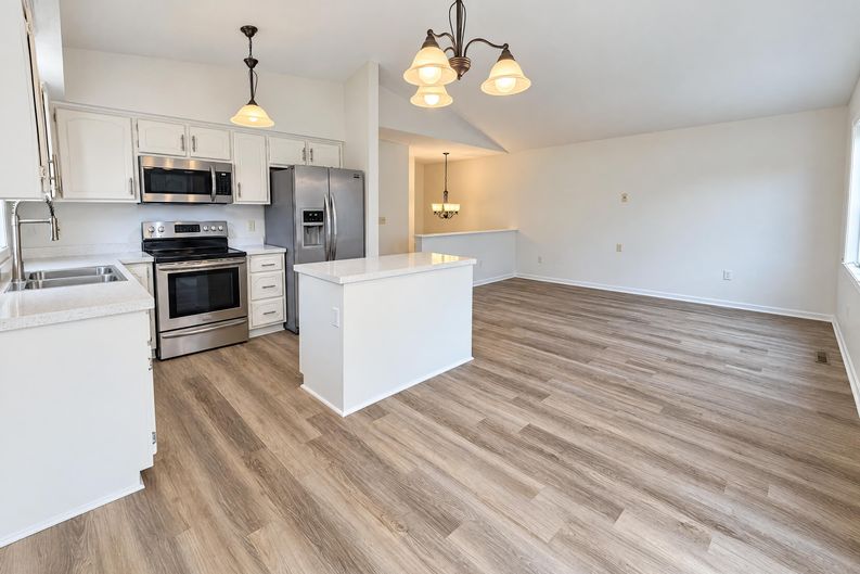 Photo 3 of 19 of 28127 146th St NW, Zimmerman, MN