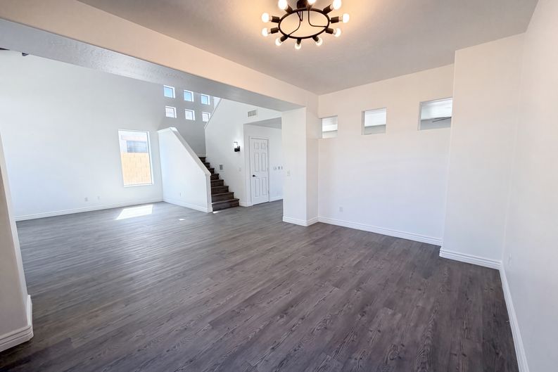 Photo 8 of 35 of 17645 W Hale Bopp Dr, Goodyear, AZ