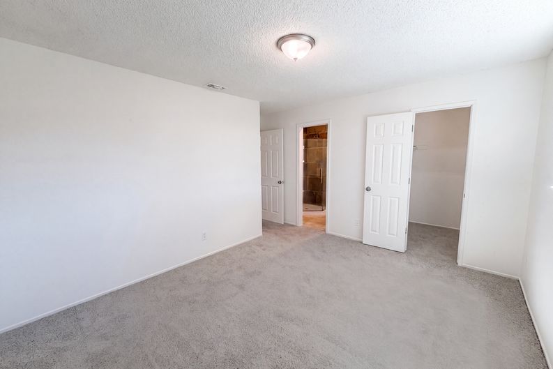 Photo 4 of 27 of 6620 Twining Way, Citrus Heights, CA