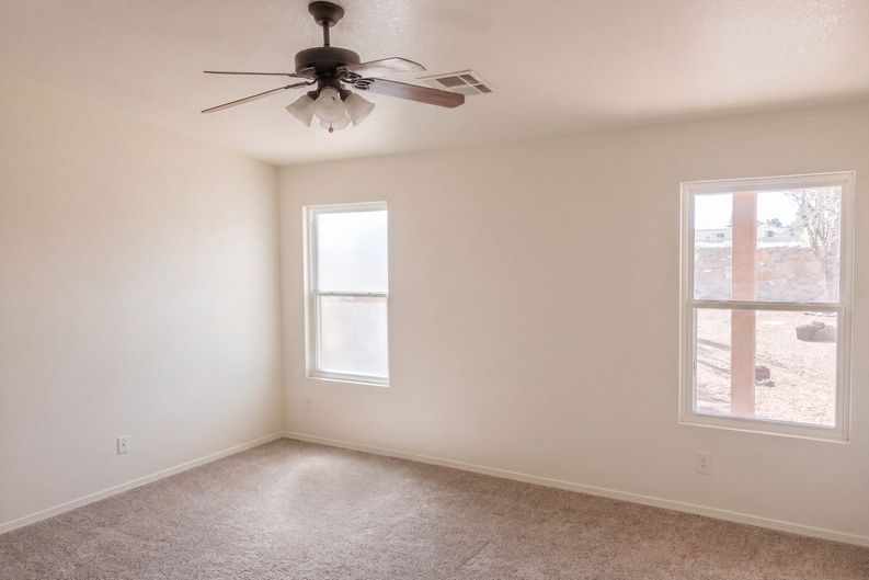 Photo 17 of 28 of 1039 Aguilera Ct, Las Cruces, NM