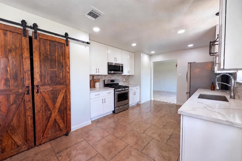 Photo 20 of 25 of 4519 S Ridgewalk Dr, Houston, TX