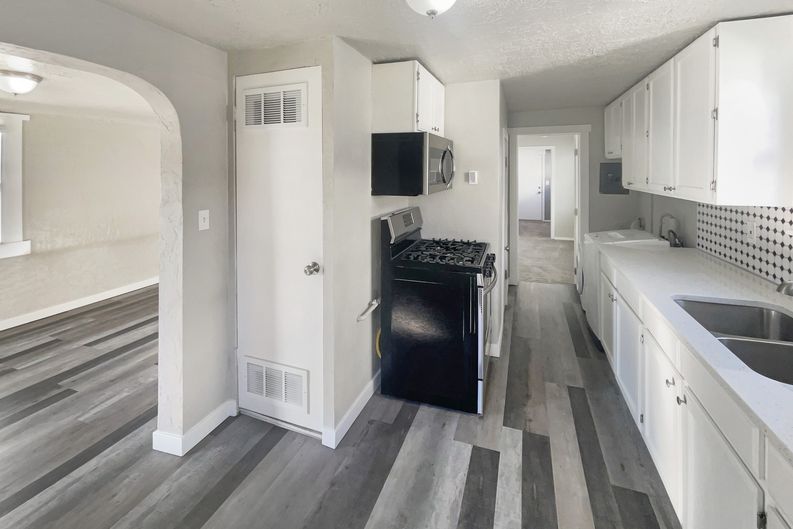 Photo 8 of 17 of 2865 Pingree Ave, Ogden, UT