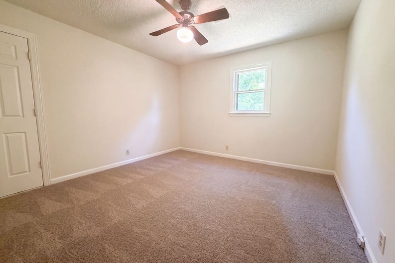 Photo 9 of 21 of 1818 Fox Chase Dr, Goodlettsville, TN