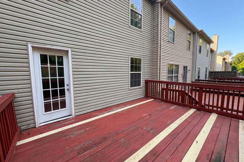Photo 11 of 48 of 8641 Centerton Ln, Manassas, VA