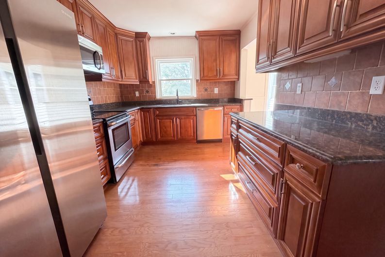 Photo 6 of 27 of 415 Hawkins Rd, Clarksville, TN