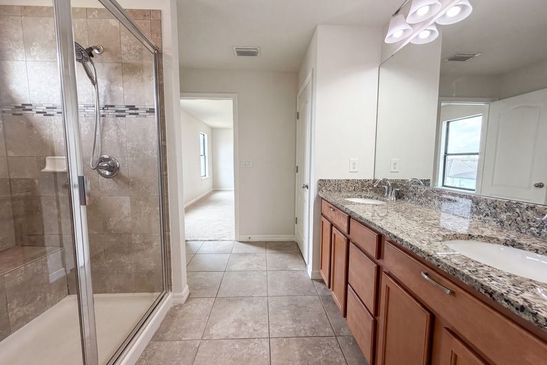 Photo 18 of 29 of 14207 Alistar Manor Dr, Wimauma, FL