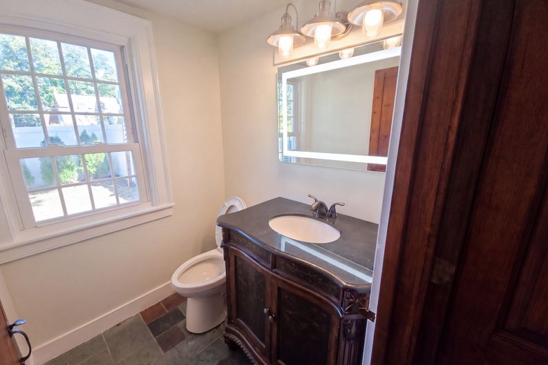 Photo 11 of 19 of 1026 Forbes St, East Hartford, CT
