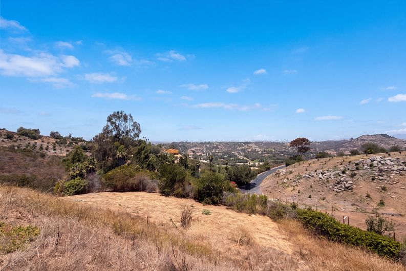Photo 35 of 36 of 30181 Via Maria Elena, Bonsall, CA