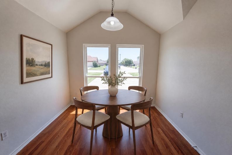 Photo 7 of 21 of 324 Cascade Dr, Red Oak, TX