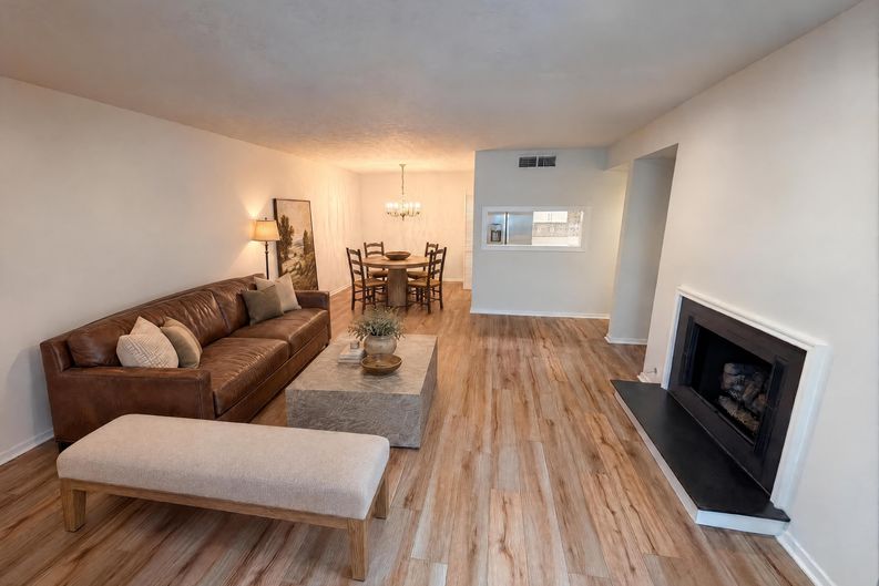 Photo 11 of 24 of 1013 Dunbar Dr, Atlanta, GA