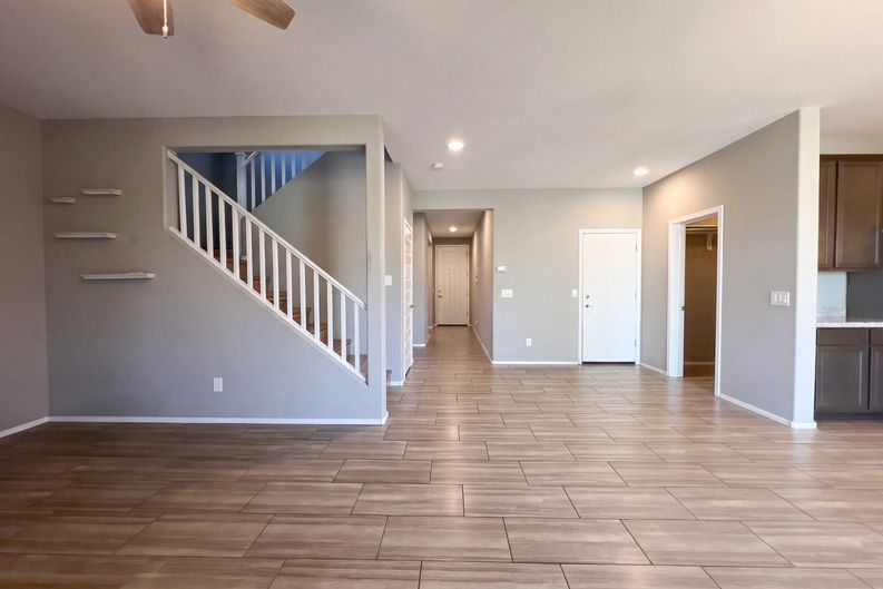 Photo 9 of 27 of 11422 W Foxfire Dr, Surprise, AZ
