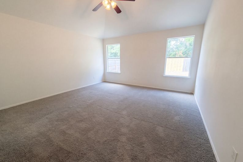 Photo 15 of 23 of 7435 Kennemer Dr, Humble, TX