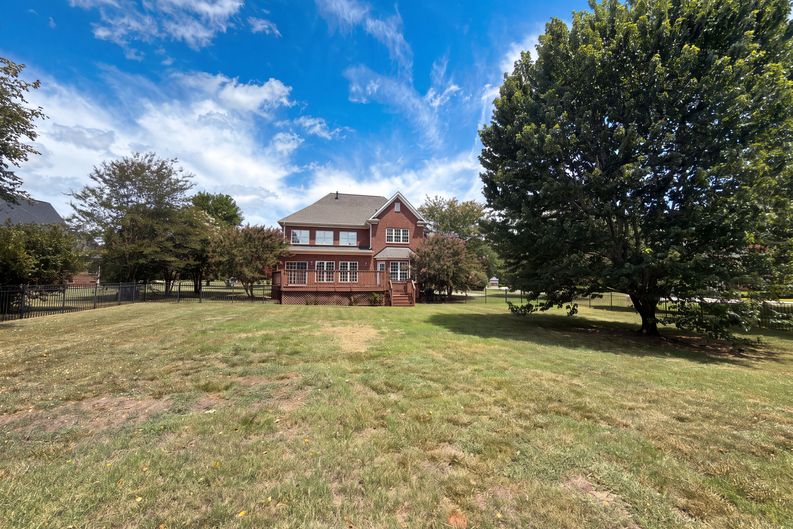 Photo 20 of 22 of 9721 Arlington Oaks Dr, Charlotte, NC
