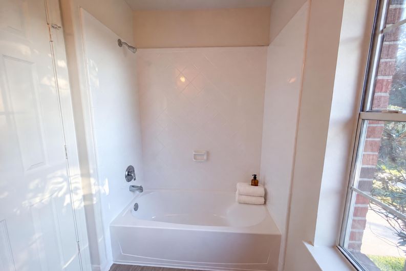 Photo 33 of 52 of 9019 Sunny Ridge Dr, Houston, TX