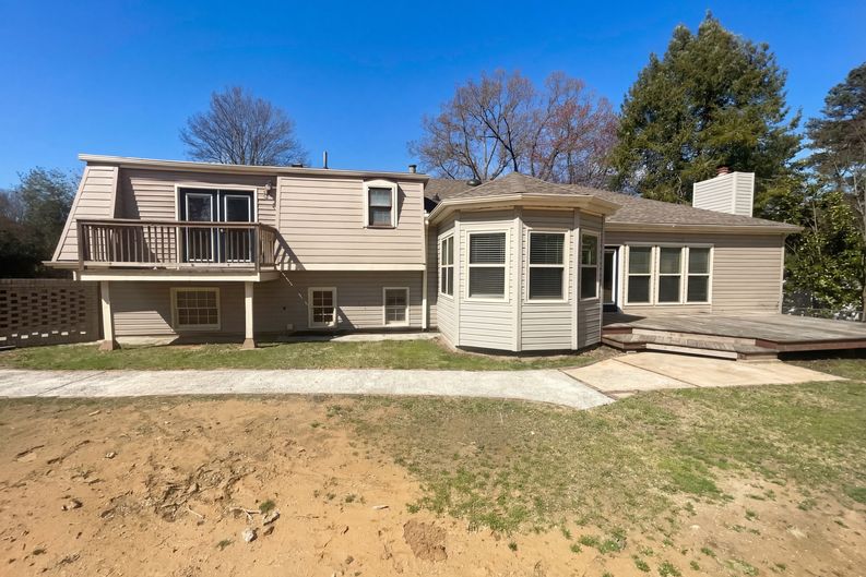 Photo 5 of 37 of 2770 Burtz Dr, Marietta, GA