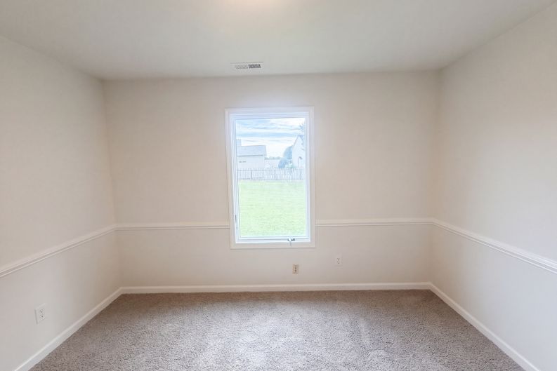 Photo 11 of 36 of 906 Lunar Dr, Archdale, NC
