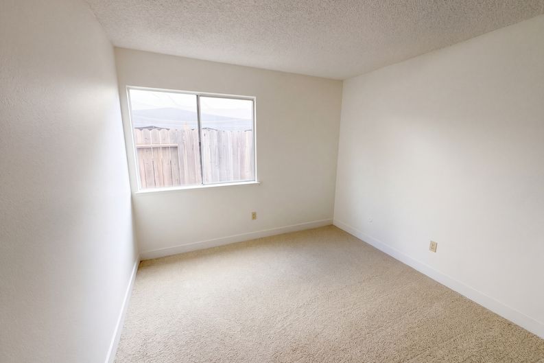 Photo 12 of 22 of 6300 Seyferth Way, Sacramento, CA