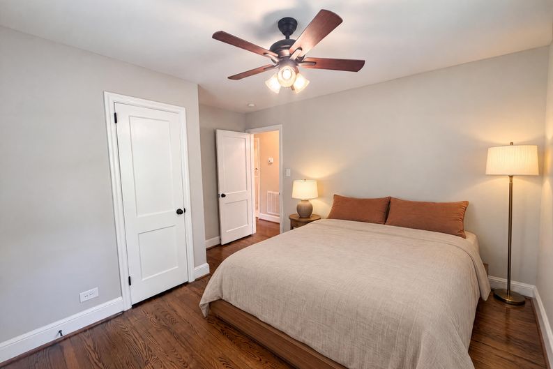 Photo 14 of 17 of 1712 N Roxboro St, Durham, NC