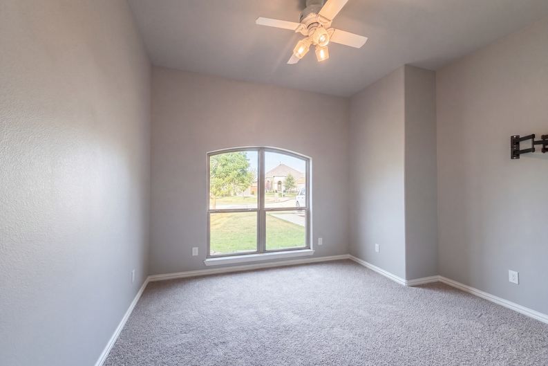 Photo 14 of 20 of 3712 Magnolia Ct, Denison, TX
