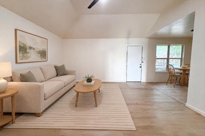 Photo 3 of 17 of 2708 Timberline Dr, Killeen, TX