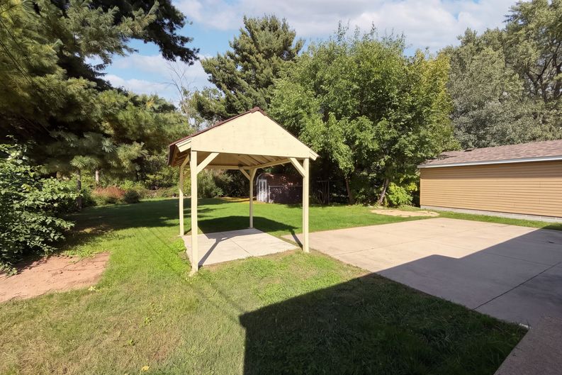 Photo 26 of 30 of 2517 Nokomis Ave, St. Paul, MN