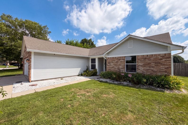Photo 15 of 16 of 345 Leffler Dr, Indianapolis, IN