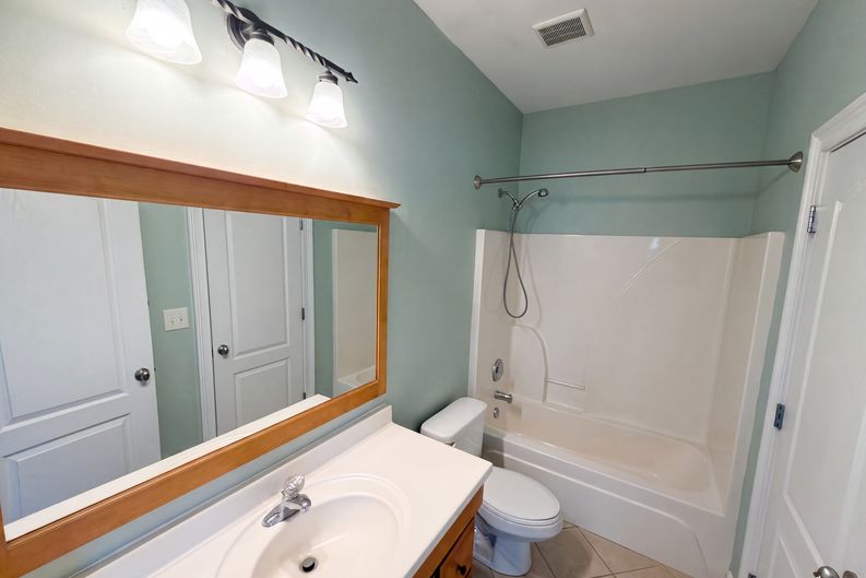 Photo 10 of 22 of 9721 Arlington Oaks Dr, Charlotte, NC