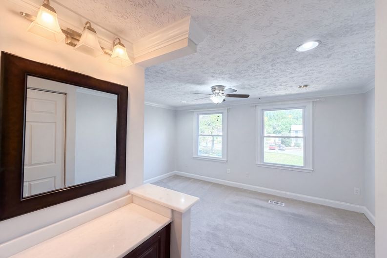 Photo 4 of 57 of 8769 Kanawha Ct, Lorton, VA