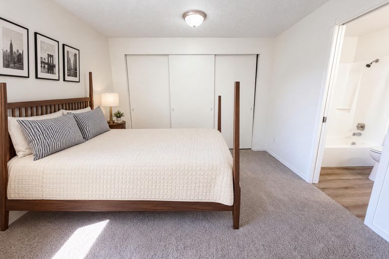 Photo 4 of 17 of 2515 NE Hyde St, Hillsboro, OR