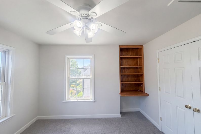 Photo 18 of 33 of 6120 Tennyson Dr, Kernersville, NC