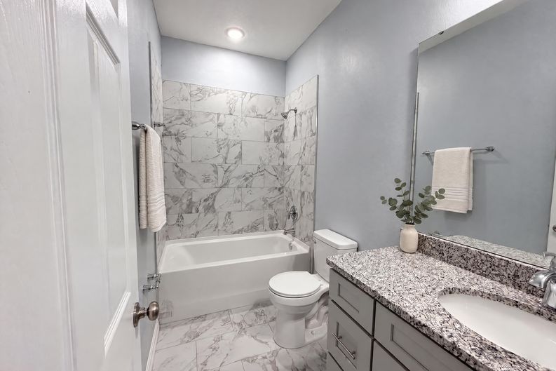 Photo 16 of 27 of 1013 W 11th St, Sanford, FL