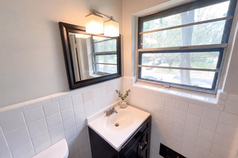 Photo 18 of 19 of 2855 Jerome Rd, Atlanta, GA