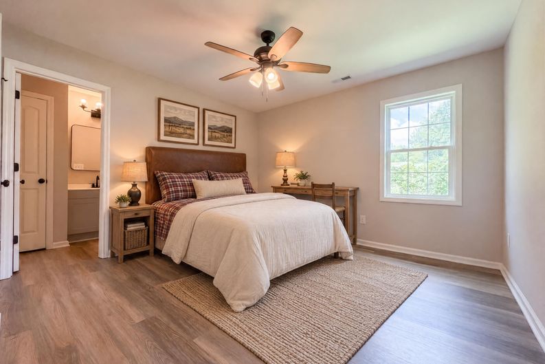Photo 11 of 19 of 702 S Fayetteville Ave, Dunn, NC
