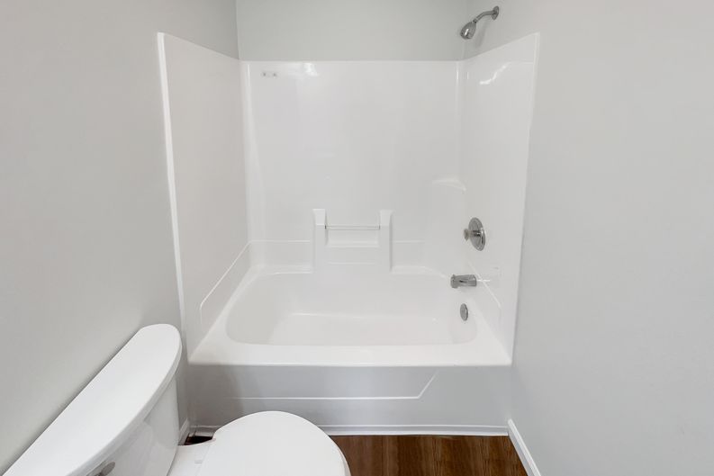 Photo 9 of 24 of 6614 Sparrowood Dr, Indianapolis, IN