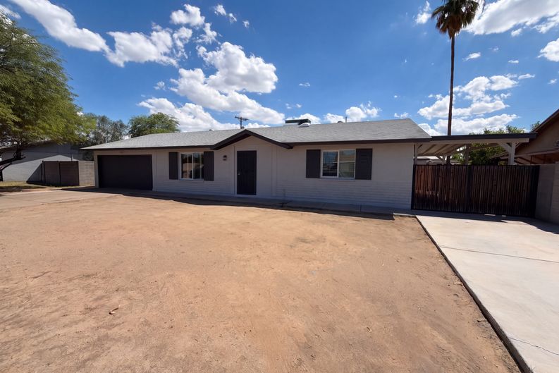 Photo 6 of 39 of 6339 W Monterosa St, Phoenix, AZ